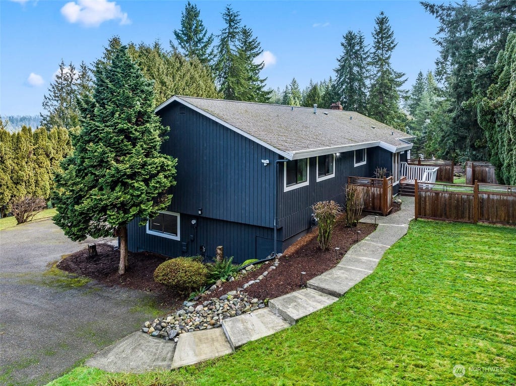 Photo of 16026 175th Avenue NE, Woodinville, WA 98072 (MLS # 2198297)