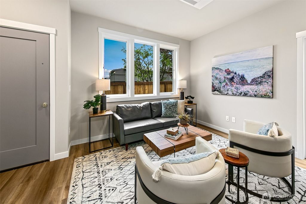 Photo of 706 N 107th Street, Seattle, WA 98133 (MLS # 2377348)