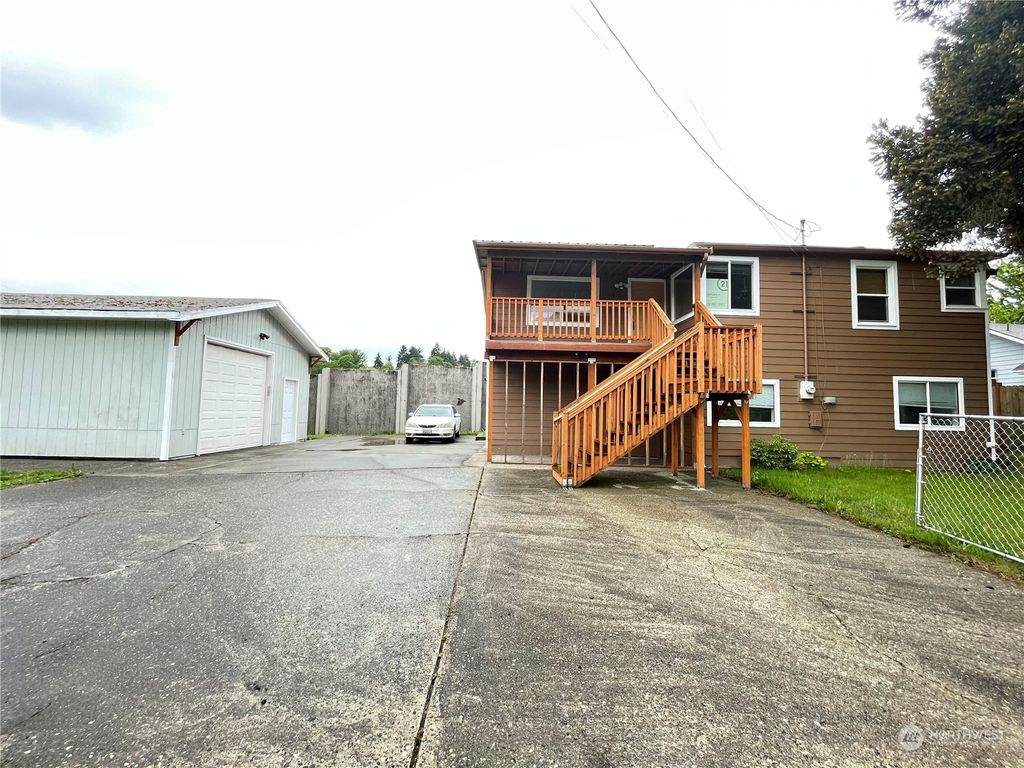 Photo of 14517 Macadam Road S, Tukwila, WA 98168 (MLS # 2232568)