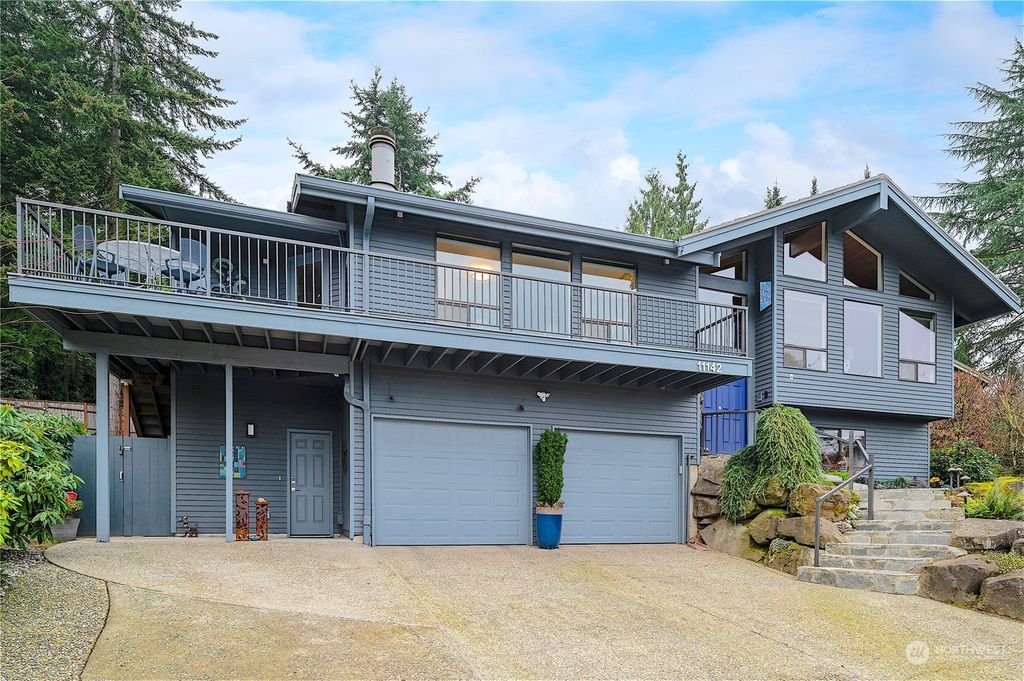 Photo of 11142 SE 57th Street, Bellevue, WA 98006 (MLS # 2319047)