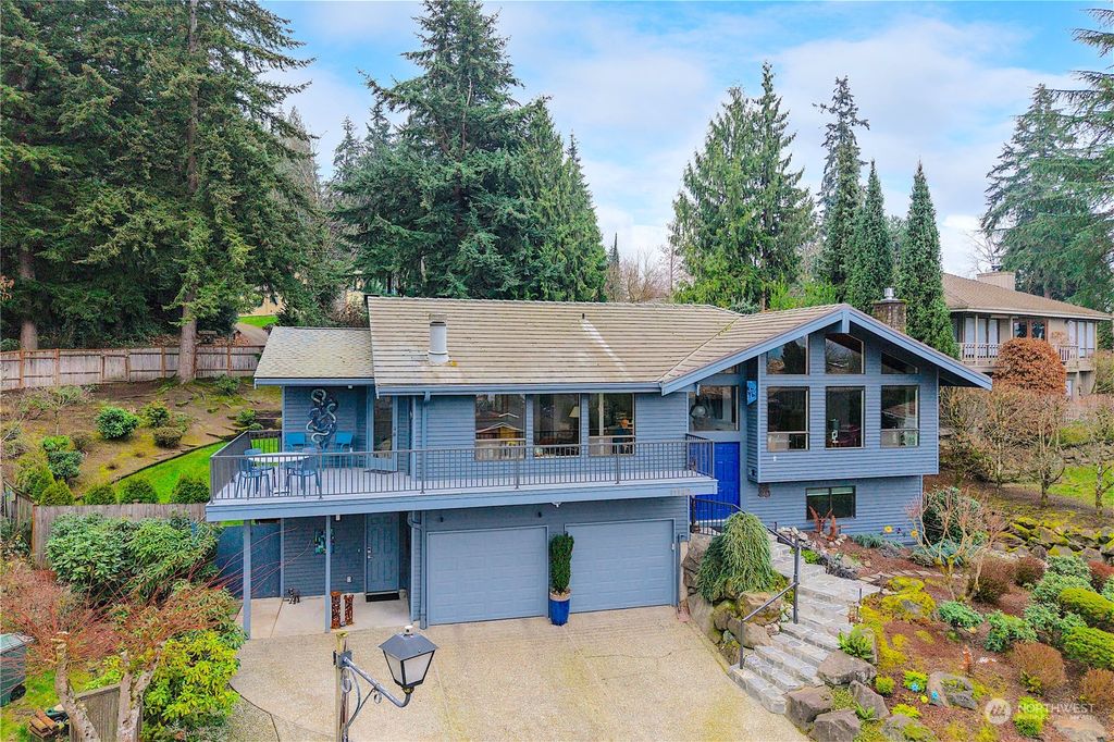 Photo of 11142 SE 57th Street, Bellevue, WA 98006 (MLS # 2319047)