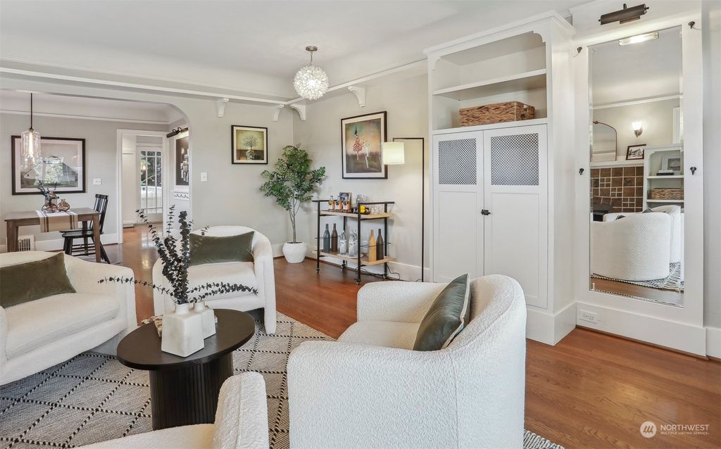 Photo of 511 N 63rd Street, Seattle, WA 98103 (MLS # 2161480)