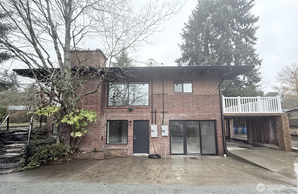 Photo of 13936 4th Avenue SW #A, Burien, WA 98166 (MLS # 2461188)