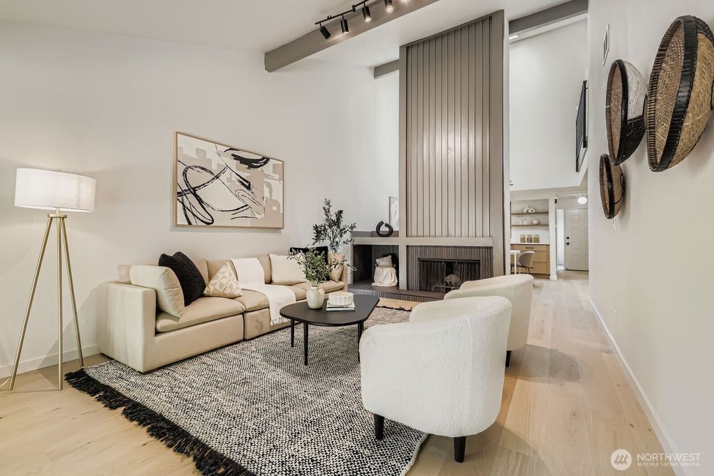 Photo of 14208 NE 2nd Place, Bellevue, WA 98007 (MLS # 2411976)