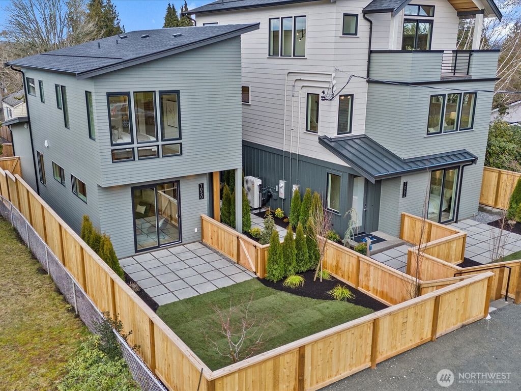 Photo of 1050 NE 98th Street, Seattle, WA 98115 (MLS # 2335221)