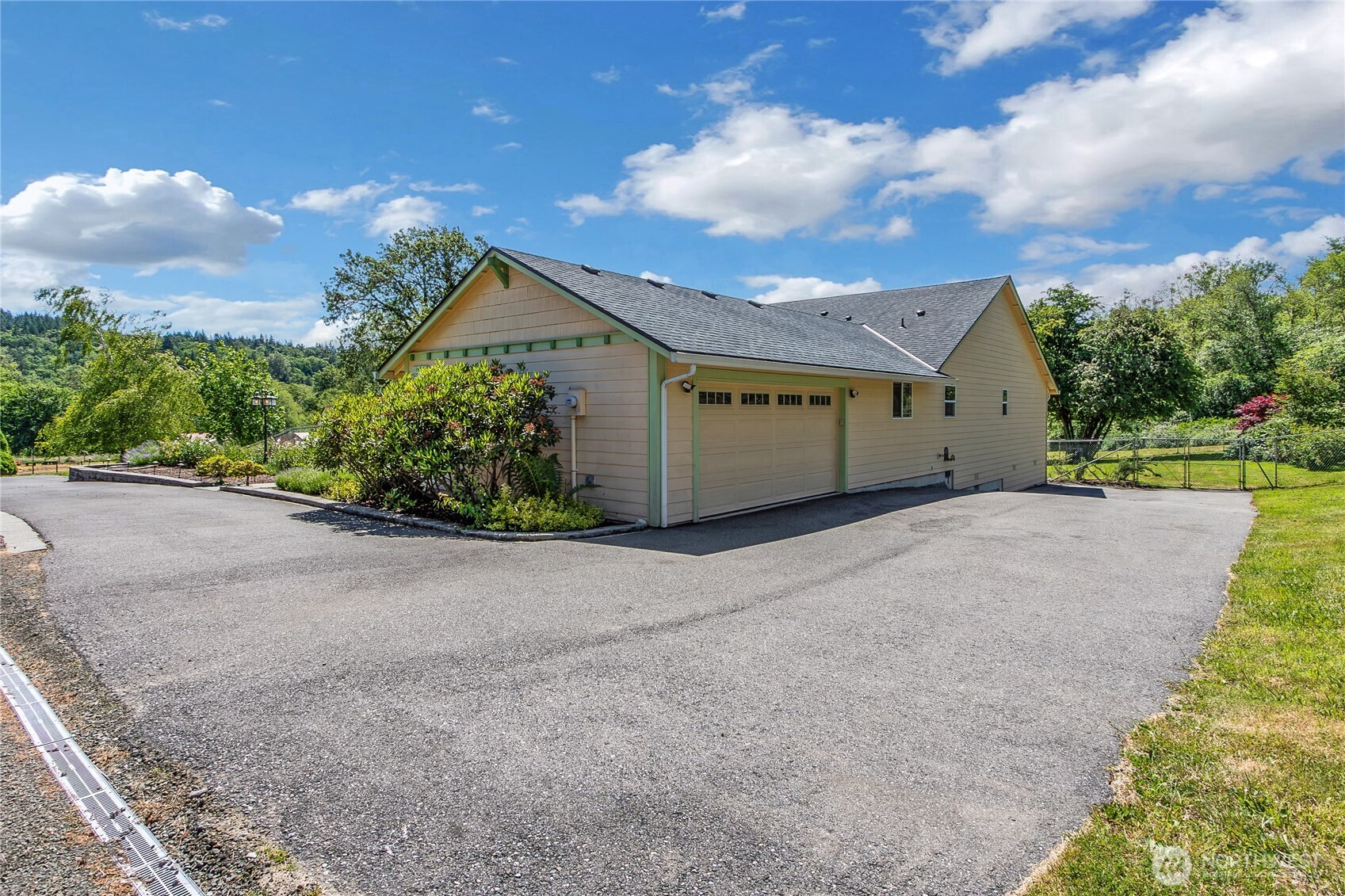 1450 SE Spruce Rd