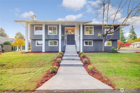 Photo of 1229 SW 158th Street, Burien, WA 98166 (MLS # 2448565)