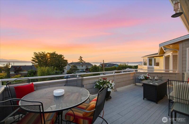 809 Driftwood Place