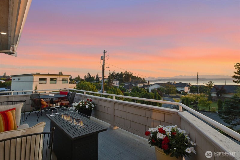 809 Driftwood Place