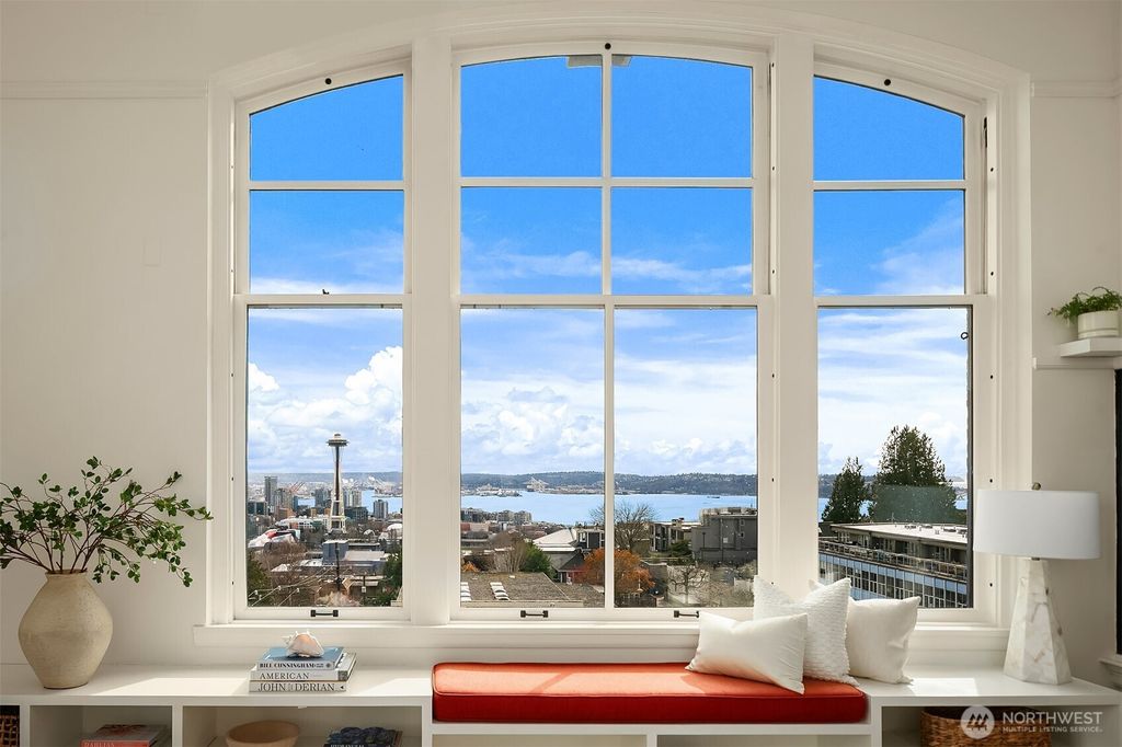 Photo of 201 Galer Street #528, Seattle, WA 98109 (MLS # 2341694)