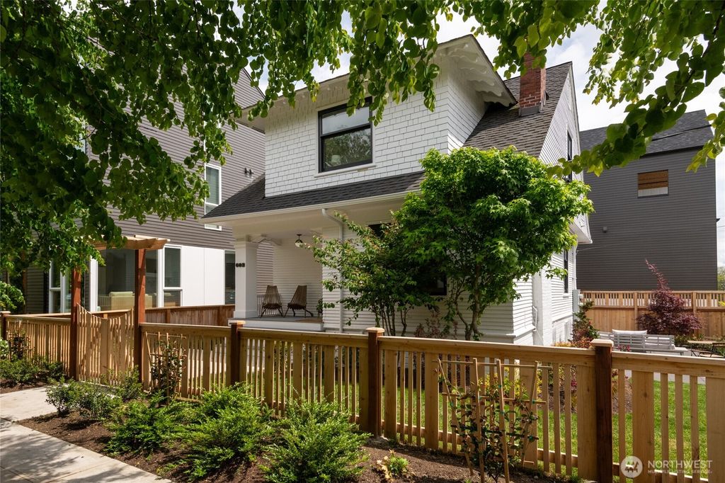 Photo of 602 18th Avenue E, Seattle, WA 98112 (MLS # 2521632)