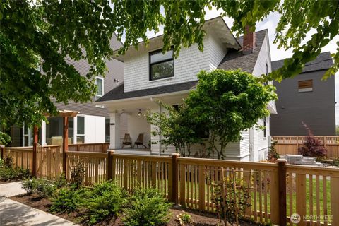 Photo of 602 18th Avenue E, Seattle, WA 98112 (MLS # 2521632)