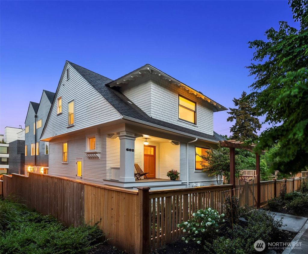 Photo of 602 18th Avenue E, Seattle, WA 98112 (MLS # 2521632)