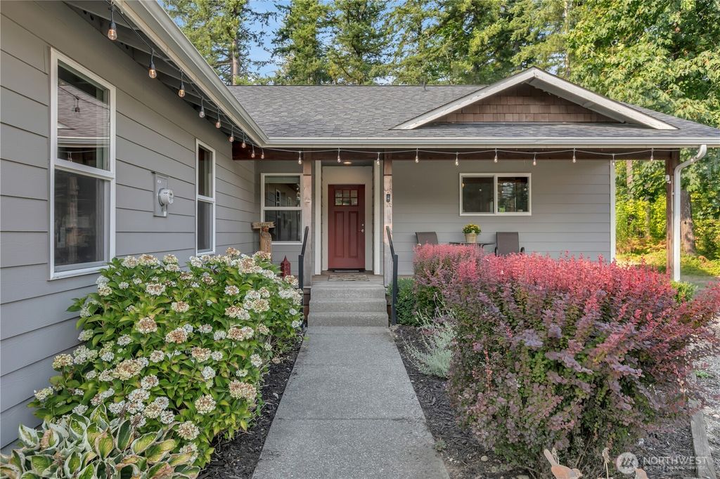 Photo of 30766 Cumberland Kanaskat Road SE, Ravensdale, WA 98051 (MLS # 2425403)