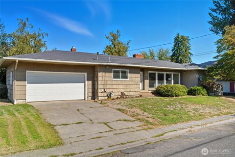 Photo of 1535 J Street, Walla Walla, WA 99362 (MLS # 2436024)