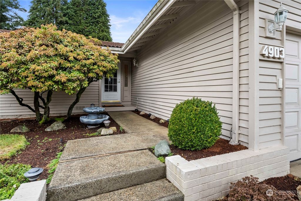 Photo of 4903 S 290th Place, Auburn, WA 98001 (MLS # 2195060)