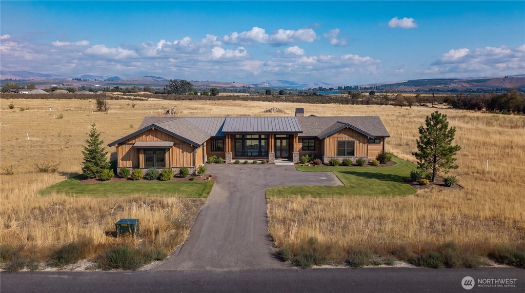 Photo of 6 Solitude Lane Ln, Brewster, WA 98812 (MLS # 2586228)