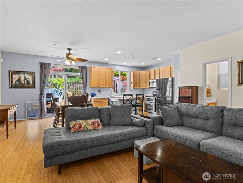 3032 NW Julia Street
