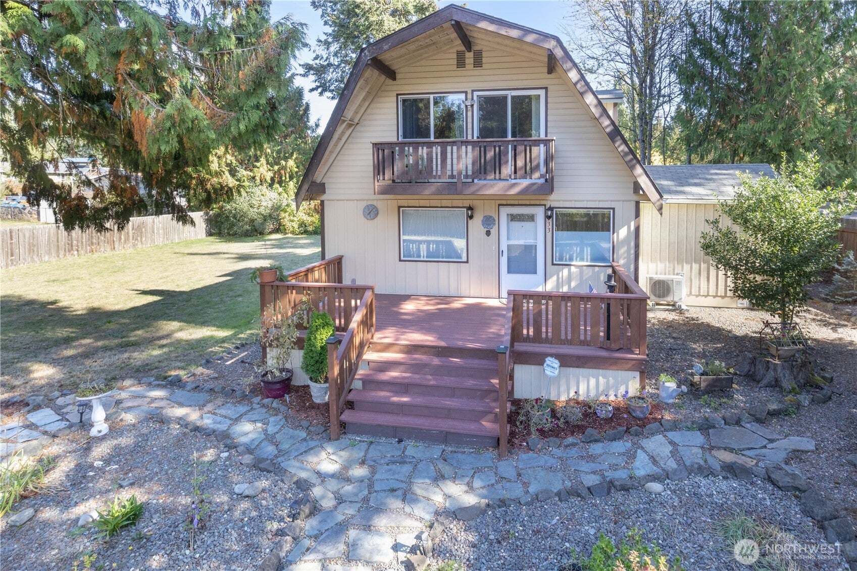 33 E Arden Street