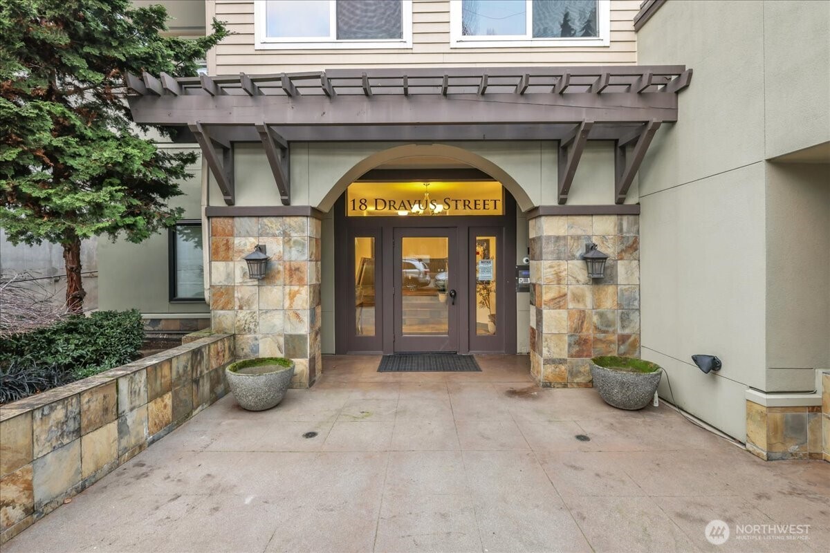 18 Dravus Street 207