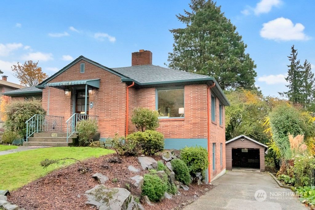 Photo of 7020 Seward Park Avenue S, Seattle, WA 98118 (MLS # 2177496)