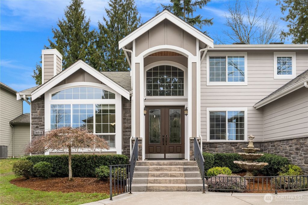 Photo of 10719 121st Place NE, Kirkland, WA 98033 (MLS # 2497357)