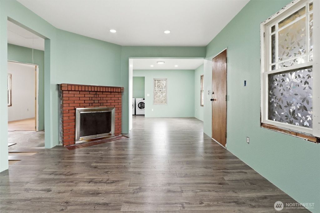 Photo of 607 21st ave Ave, Longview, WA 98632 (MLS # 2488833)