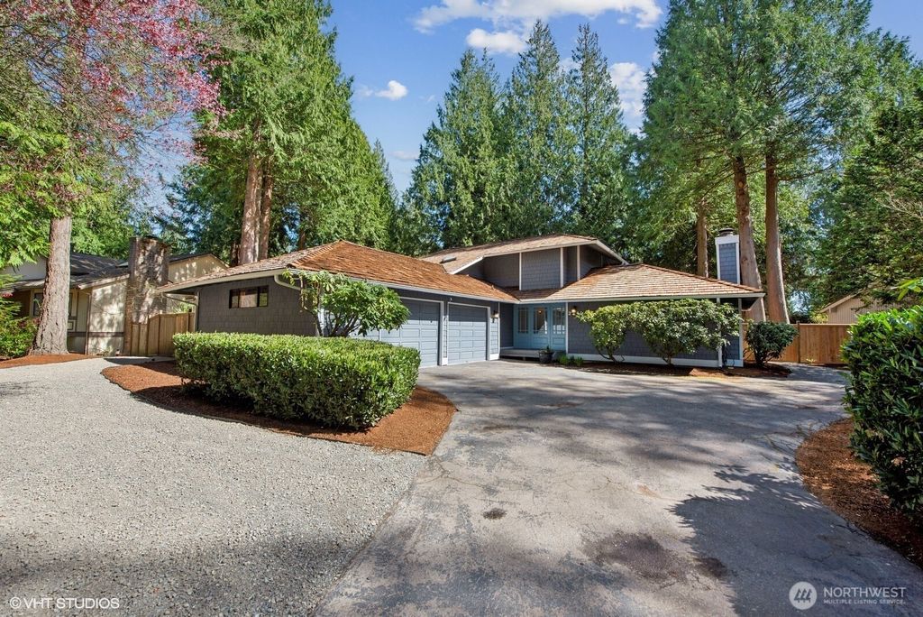 Photo of 2210 Sahalee Drive E, Sammamish, WA 98074 (MLS # 2357131)