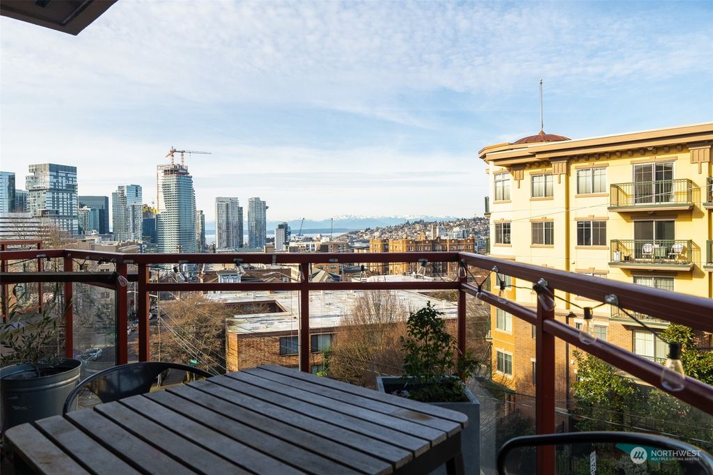 Photo of 711 E Denny Way #401, Seattle, WA 98122 (MLS # 2323385)