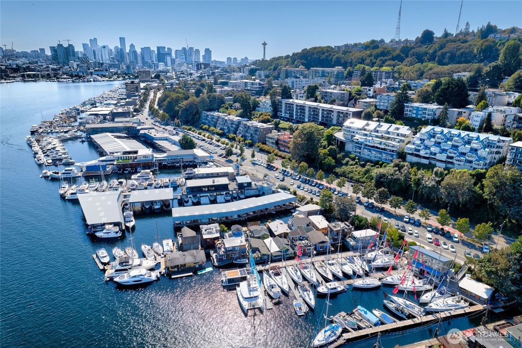 Photo of 2420 8th Avenue N #102, Seattle, WA 98109 (MLS # 2436478)