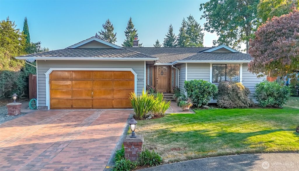 Photo of 4307 S 289th Place, Auburn, WA 98001 (MLS # 2438282)