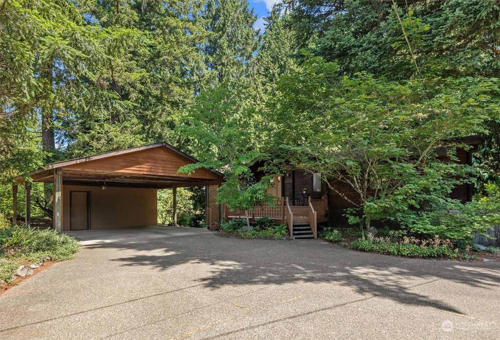Photo of 18742 23rd Avenue NE, Lake Forest Park, WA 98155 (MLS # 2263997)