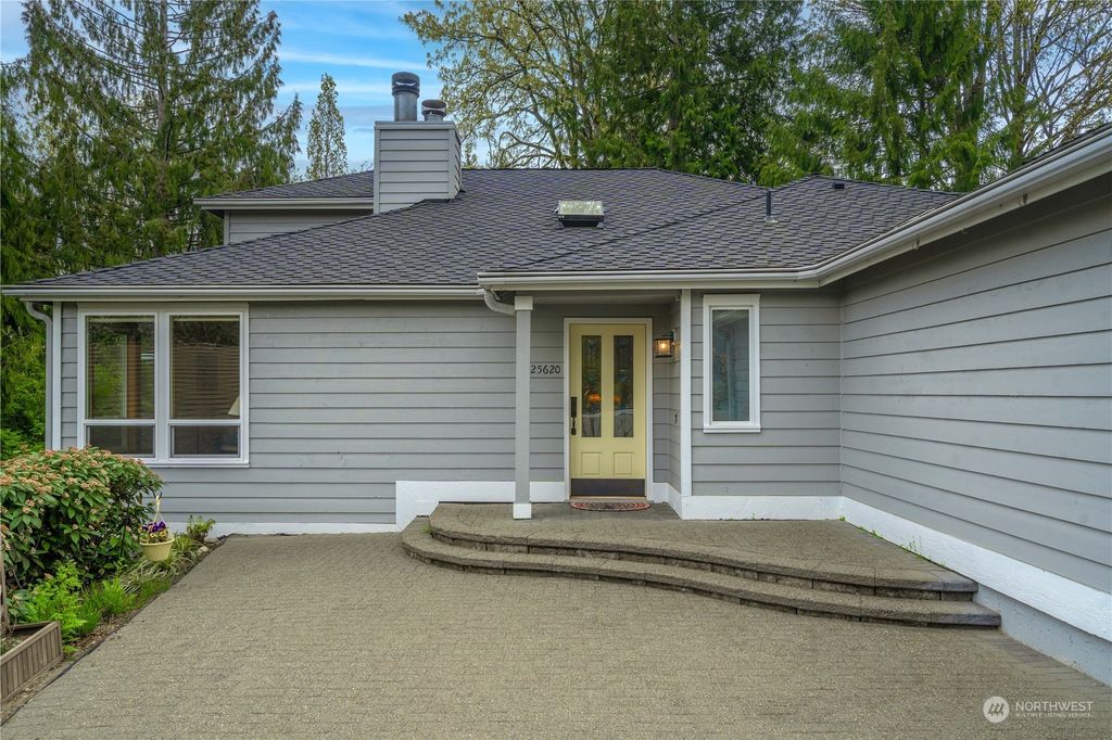 Photo of 25620 212th Place SE, Maple Valley, WA 98038 (MLS # 2207866)
