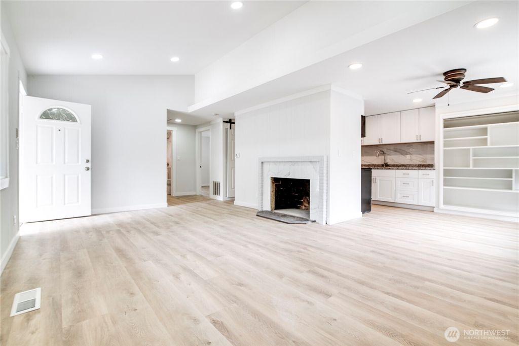 Photo of 21136 33rd Ave S Ave, SeaTac, WA 98198 (MLS # 2416427)