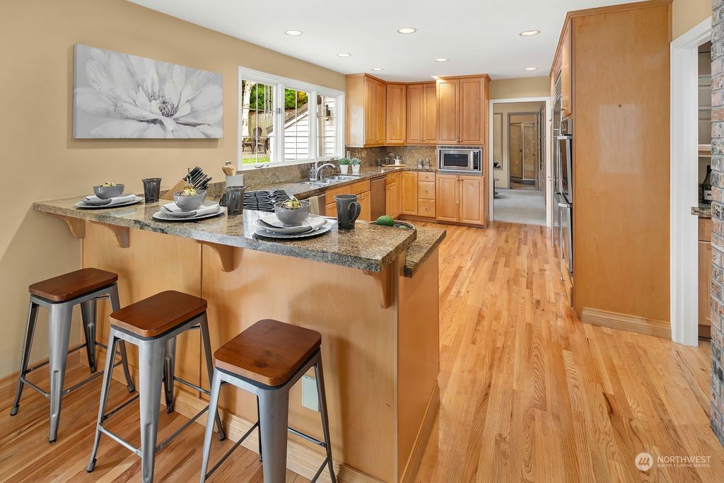 Photo of 4522 172nd Avenue SE, Bellevue, WA 98006 (MLS # 2203813)