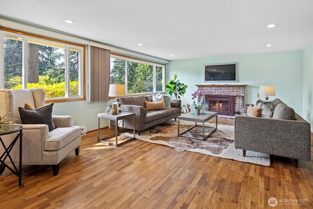 Photo of 20030 Wallingford Avenue N, Shoreline, WA 98133 (MLS # 2428435)