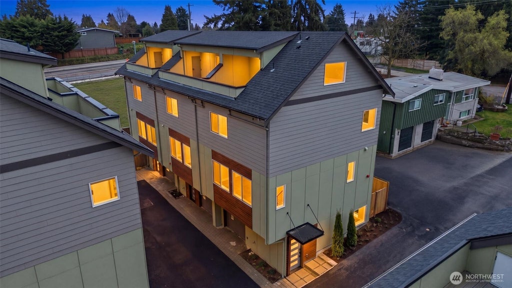 Photo of 14608 Corliss Avenue N #B, Shoreline, WA 98133 (MLS # 2508090)
