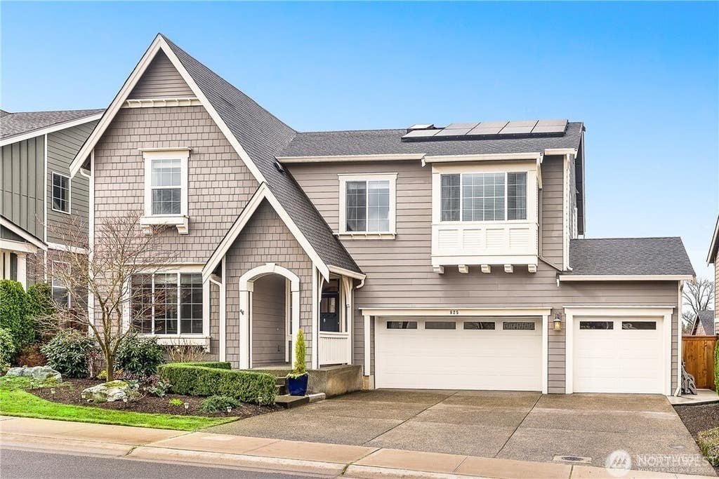 Photo of 825 Mt Baker Place NE, Renton, WA 98056 (MLS # 2567218)