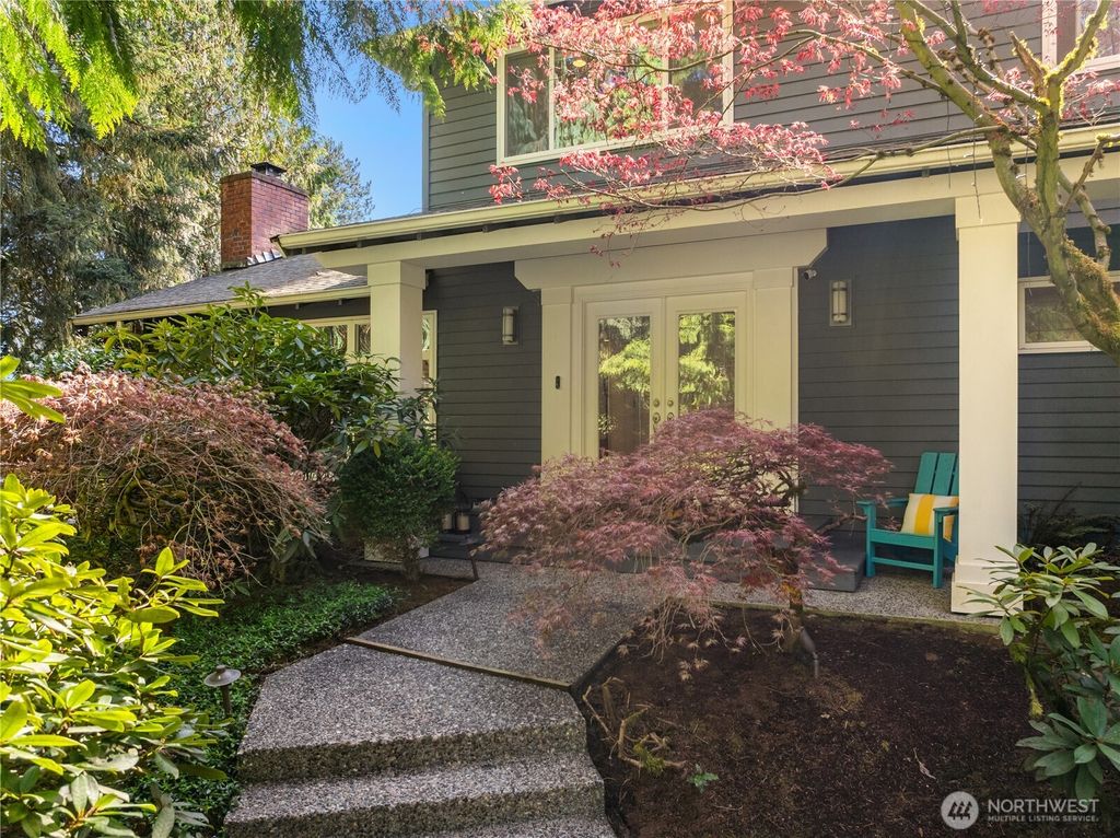 Photo of 9209 SE 57th Street, Mercer Island, WA 98040 (MLS # 2378191)