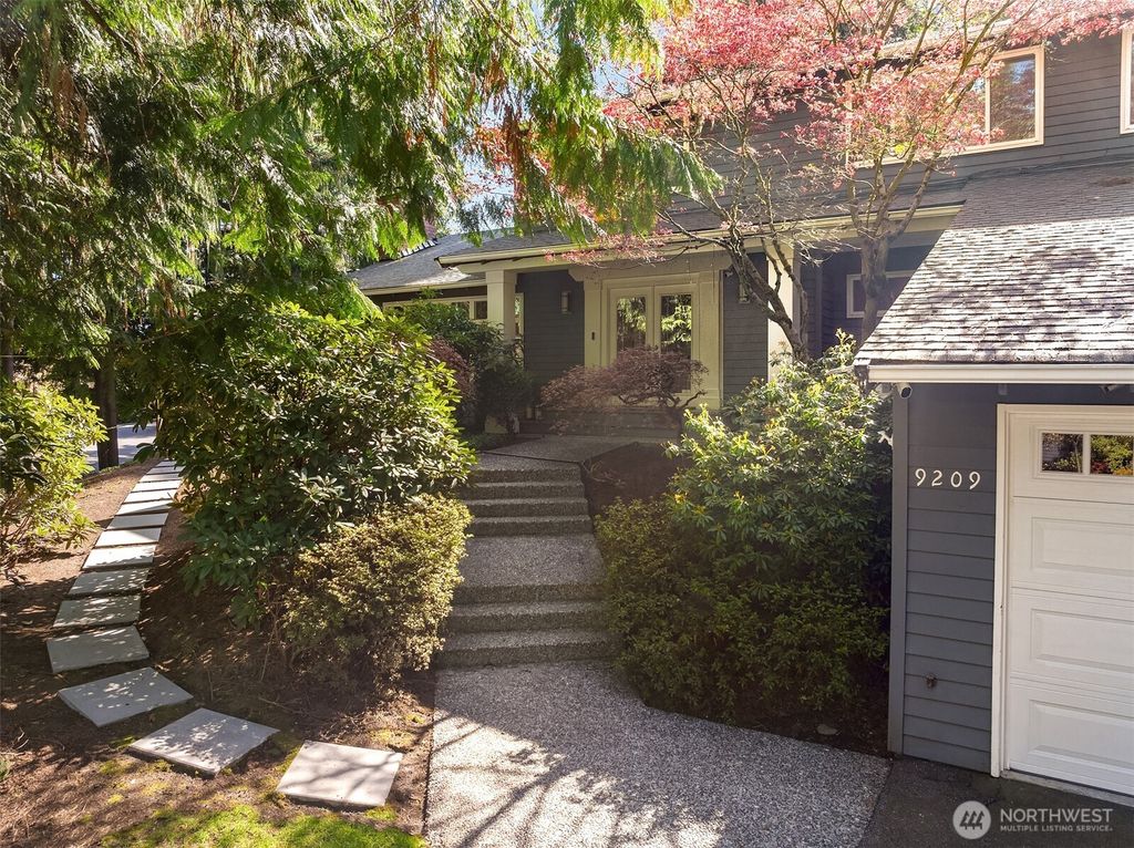 Photo of 9209 SE 57th Street, Mercer Island, WA 98040 (MLS # 2378191)