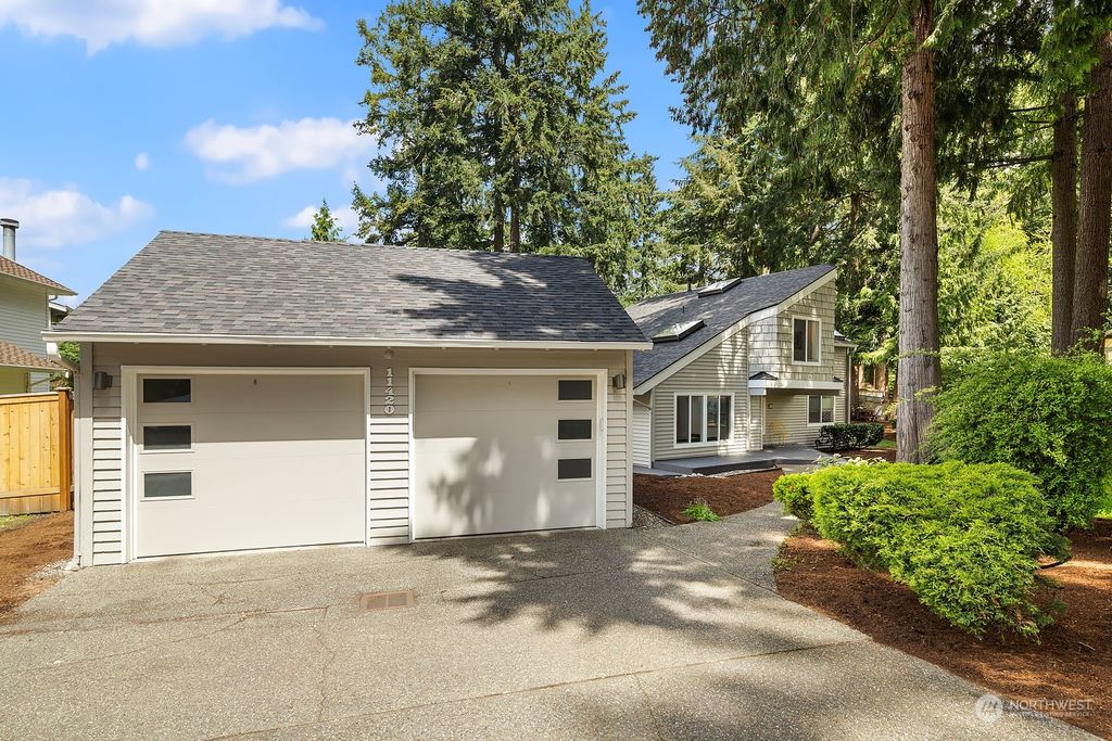 Photo of 11420 NE 104th Street, Kirkland, WA 98033 (MLS # 2065075)