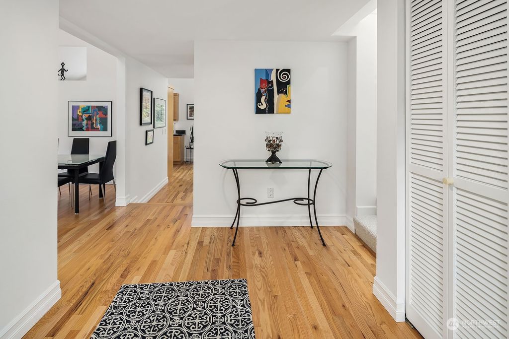 Photo of 11420 NE 104th Street, Kirkland, WA 98033 (MLS # 2065075)