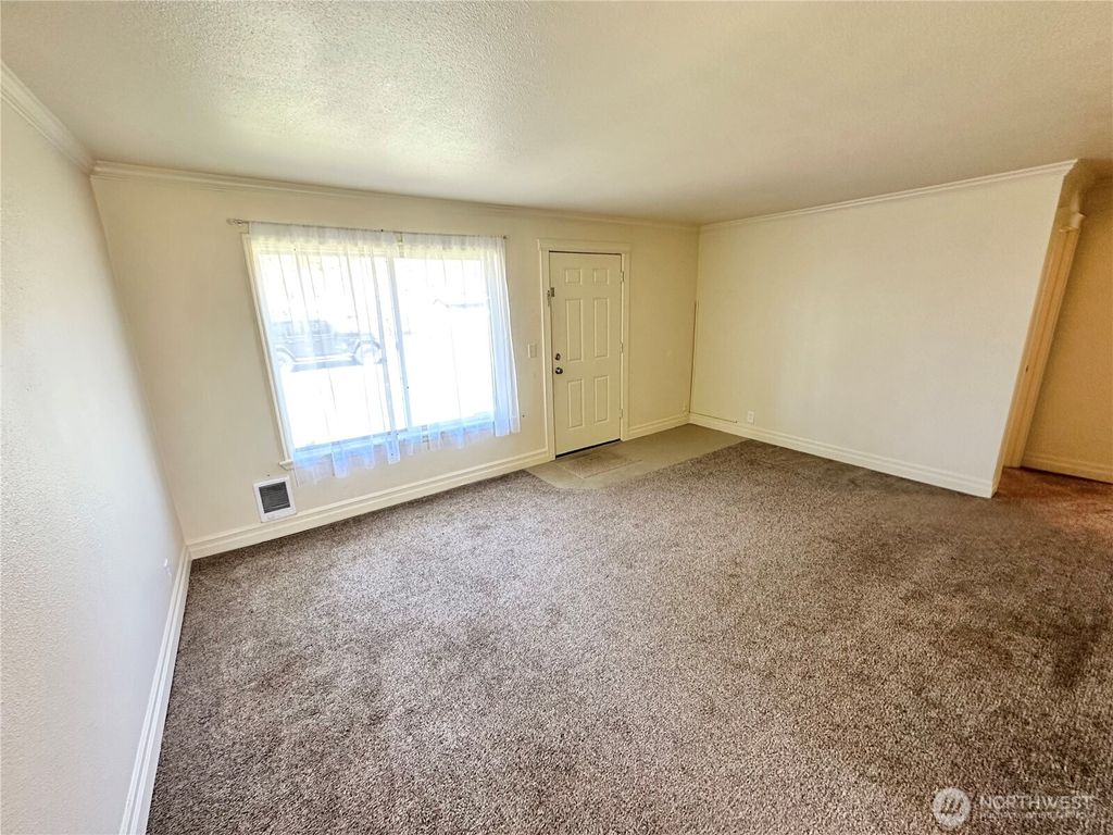 Photo of 2410 Pacific Avenue, Hoquiam, WA 98550 (MLS # 2503134)