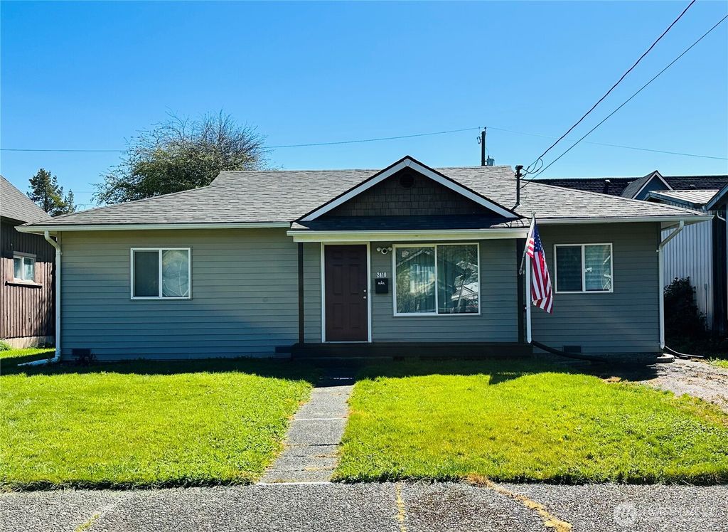 Photo of 2410 Pacific Avenue, Hoquiam, WA 98550 (MLS # 2503134)