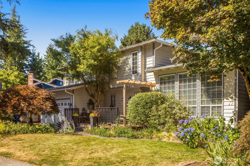 Photo of 18708 SE 43rd Street, Issaquah, WA 98027 (MLS # 2413851)
