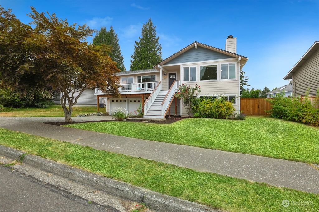Photo of 4114 NE 22nd Place, Renton, WA 98059 (MLS # 2265353)