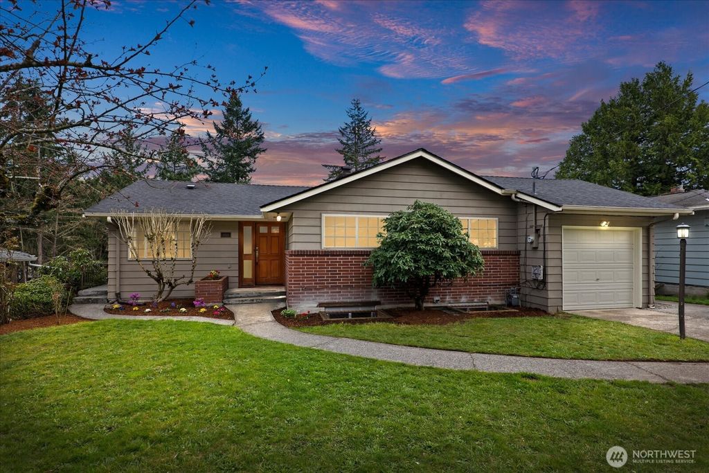 Photo of 12522 22nd Avenue NE, Seattle, WA 98125 (MLS # 2351415)