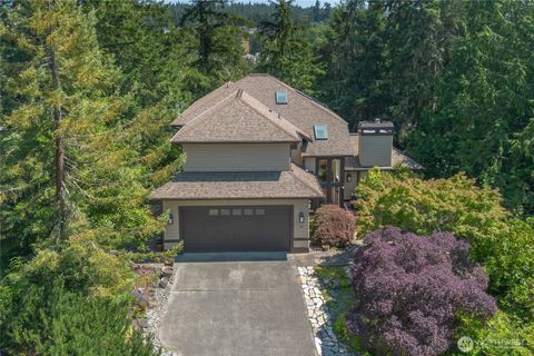 Photo of 34 Dunbar Court, Port Ludlow, WA 98365 (MLS # 2558134)