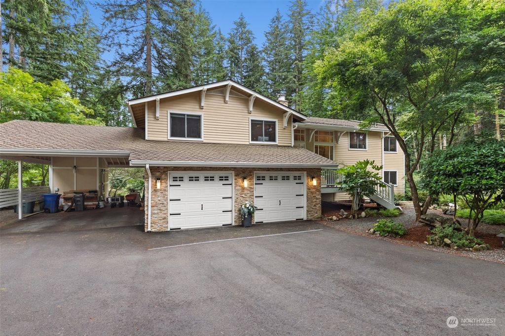 Photo of 24207 SE 28th Street, Sammamish, WA 98075 (MLS # 2278546)