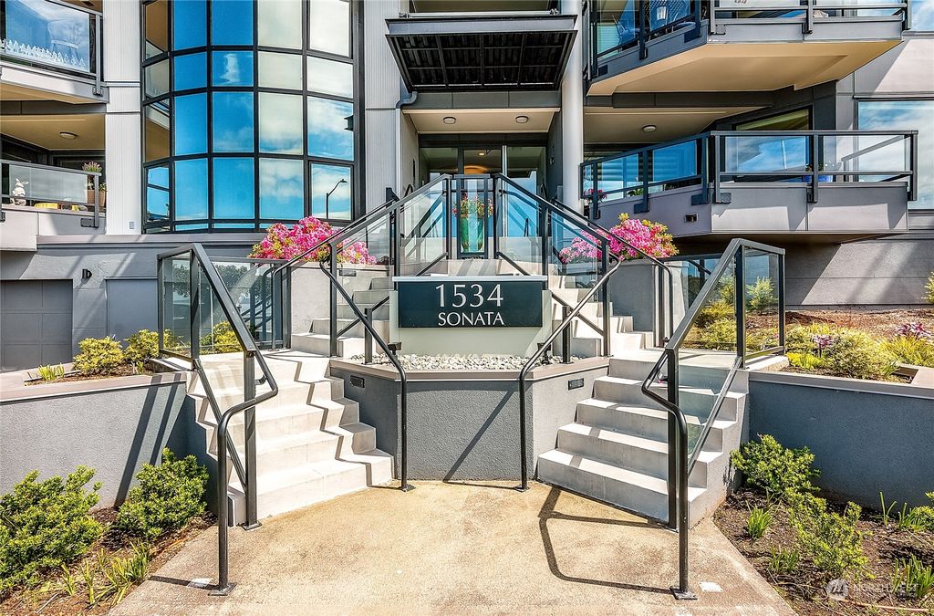 Photo of 1534 Alki Avenue SW #302, Seattle, WA 98116 (MLS # 2241609)